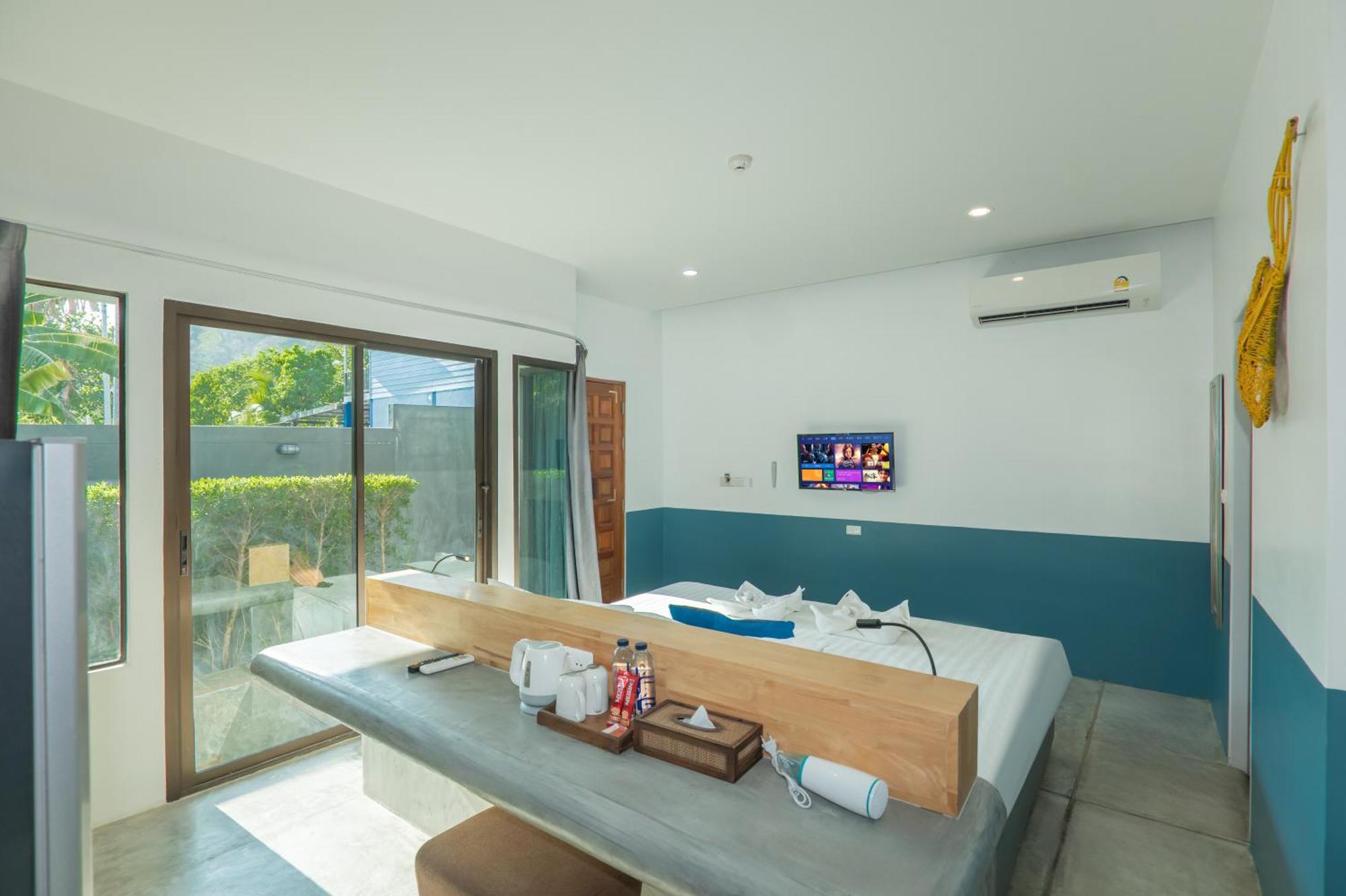 Kraam Silhouette Hotel And Cafe Phuket Chalong Eksteriør bilde